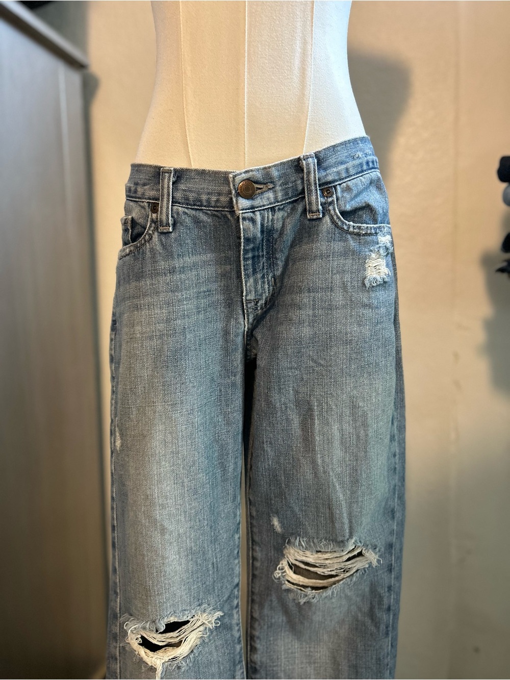 Light Wash Distressed Straight-Leg Jeans with Raw Hem - Picture 2 of 8